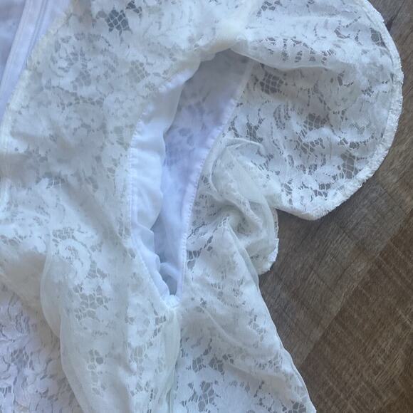 BCBG MAXAZRIA Calixta White Lace Romper Size 2 - Picture 12 of 12